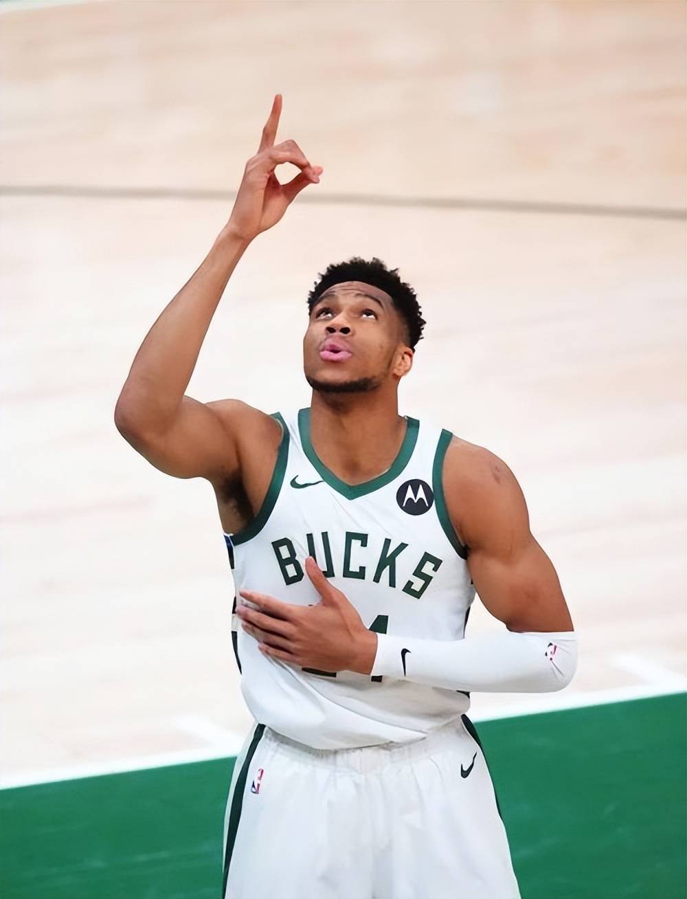 米体：霍伊伦像卡瓦尼或早期伊瓜因，对球队进攻端是锦上添花（米体：霍伊伦风格近似卡瓦尼与早期伊瓜因，为球队锋线如虎添翼）