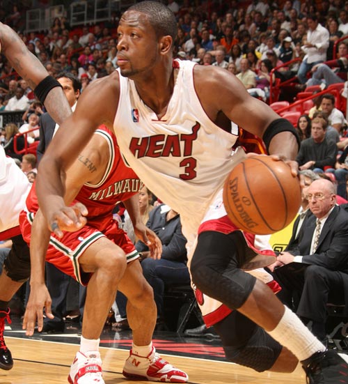 复古？多特球迷提议将球队队徽换回上世纪曾使用过的经典风格（多特球迷建议球队恢复上世纪经典队徽）