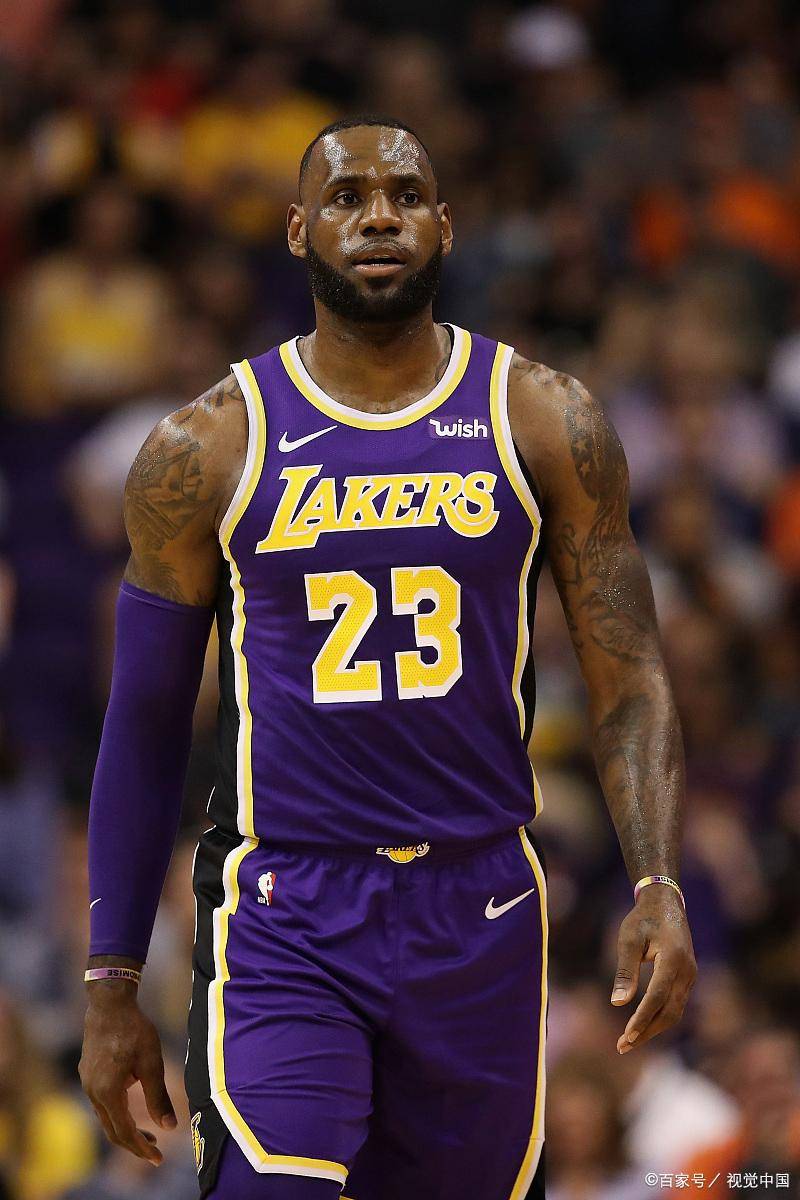 世体：弗里克给全队放假一天，为周末的联赛恢复体力（世体：弗里克为备战周末联赛，给全队放假一天）