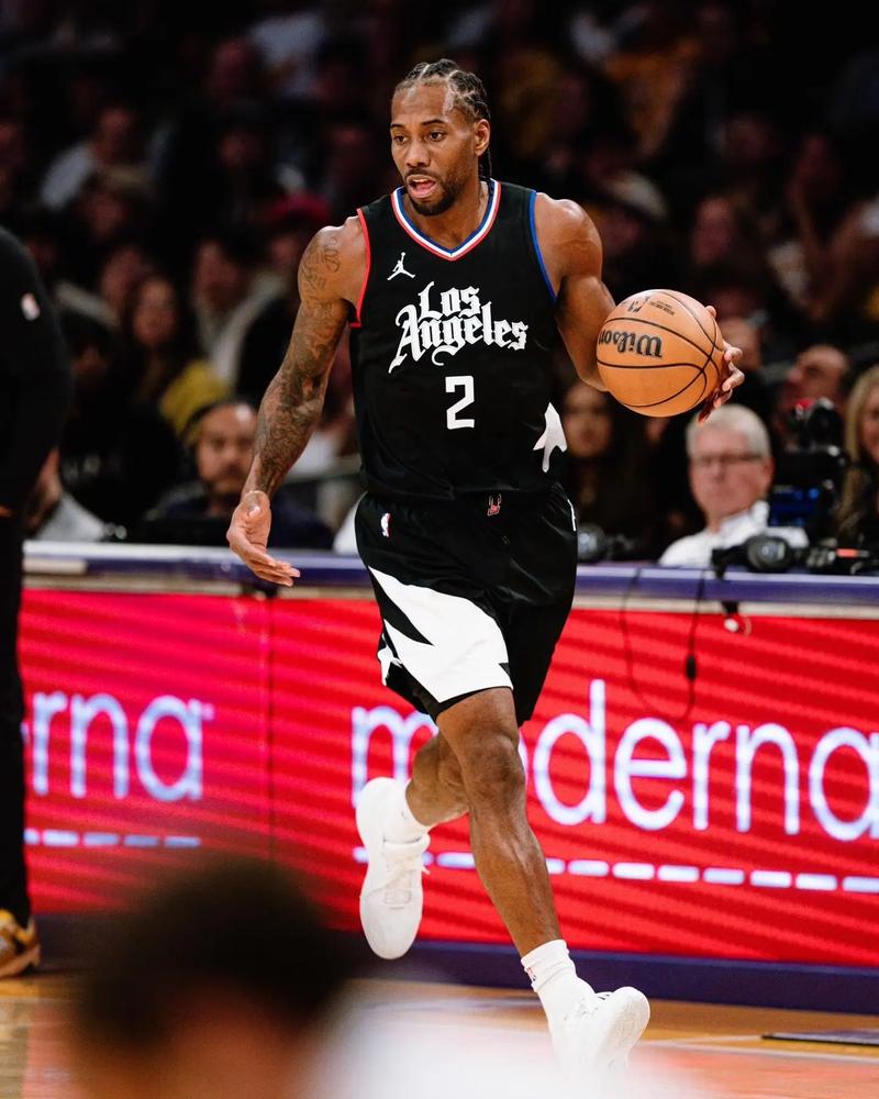 自称海牛翻译的用户：海牛不欠兰克尔-泽工资，还给他预支钱（自称海牛翻译者：海牛未拖欠兰克尔-泽薪资，且已预支款项）