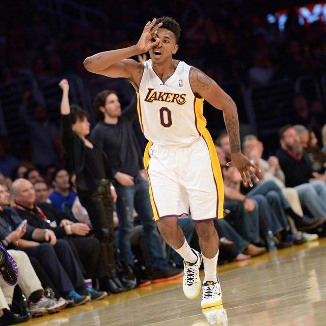 马德里足协举办第35届年度颁奖典礼，马塞洛、卡西等人出席（第35届马德里足协年度颁奖盛典举行，马塞洛、卡西利亚斯等出席）