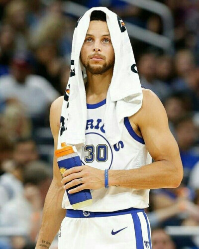 英超球员专访：凯恩谈个人状态,（英超专访：凯恩畅谈近况与状态）