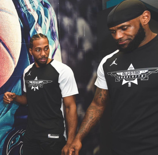 邮报：至少12家俱乐部想租梅努，但球员仍优先考虑那不勒斯（邮报：超12队有意租借梅努，球员首选仍是那不勒斯）