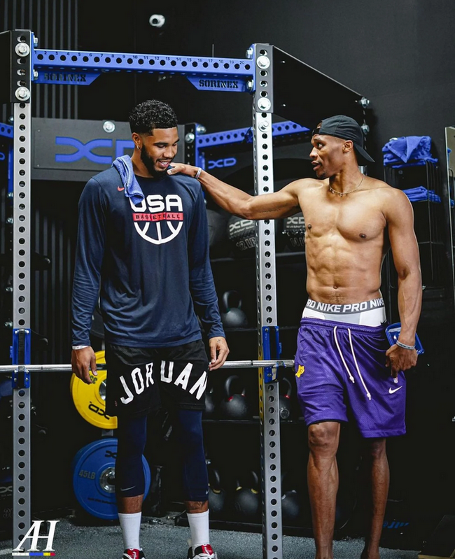 韩媒：韩国被强队视为世界杯“大礼包” 情况令人尴尬（韩媒：韩国队在世界杯遭强队视作“送分童子”，处境尴尬）