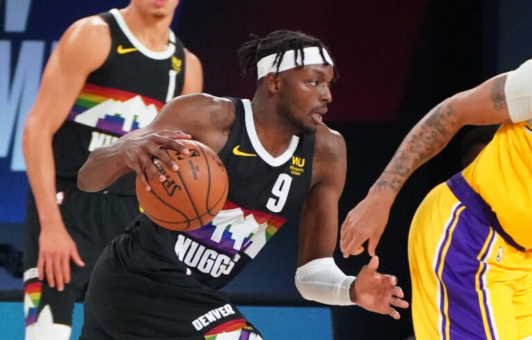 各位雷速老哥们下午好~最受欢迎的《体坛女神》栏目又在周四与大家准时见面啦！（雷速各位老哥下午好，人气栏目《体坛女神》周四如约与大家相见！）