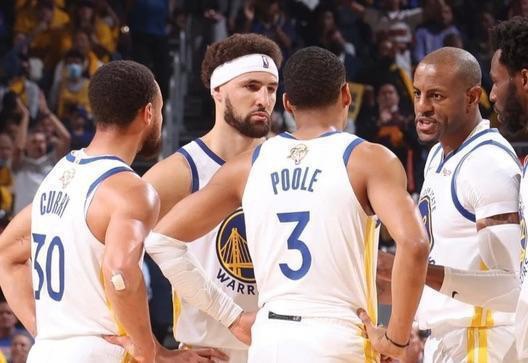 TAA再遭伤情打击2025报销：后防问题困扰阿隆索，解决不好就下课（TAA再度重伤2025年报销，阿隆索后防顽疾难解恐下课）